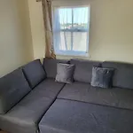 Spacious Neat Penthouse Apartment With Great View In London