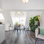 Hampstead High Flyer Duplex Aprtment
