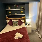 2-Bedroom Plus Living Room Flats Near Edgware Road