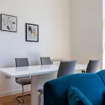 Stunning New 3 Bdr Duplex Wbalcony, East London