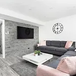Luxury 3 Bedroom Apartment In Marylebone