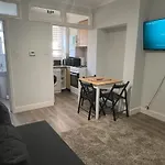 Complete One Bedroom Flat In Chiswick London, Fully Furnished
