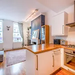 Pass The Keys Balham Modern Cosy Apartment