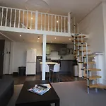 Well Appointed Garden Condo In Kensington Olympia