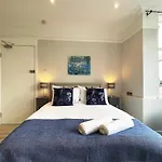 Bella\'S Place Near Wembley Stadium