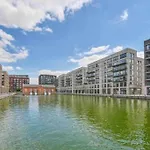 Modern 1-Bedroom Apartment In Docklands