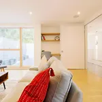 Pass The Keys - Spacious Modern Flat With Garden, In South West London