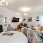 Park Lane Apartments/Shaw House