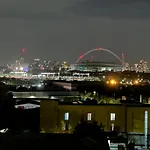 Mj Serviced Apartment London- X Large Double Room For 3 Guest -Skyline View-Close To Wembly