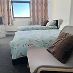 Mj Serviced Apartment London- X Large Double Room For 3 Guest -Skyline View-Close To Wembly