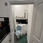 Lovely Apartment Close To Acton Central Station