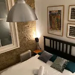 Clerkenwell Apartments By Dc London Rooms