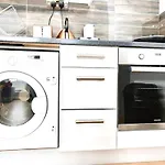 Lovely 2 Bedroom Serviced Penthouse Battersea Park Road