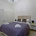 Stunning 6 Bedroom Flat