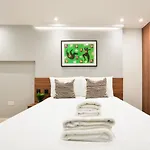 Leinster Square Serviced Apartment