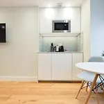Leinster Square Serviced Apartment