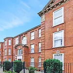 Family Friendly, Zone 2, 2 Beds, Overground