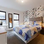 Whitechapel en-suite beds to stay