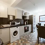 Whitechapel en-suite beds to stay