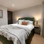 Three Bedroom Near Brick Lane By Belvilla
