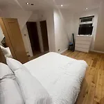 Hampden Rd N8,Studio Flat