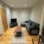 Lovely 1 Bedroom Apartment With On Street Parking
