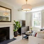 3 Bedroom House In Knightsbridge