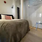 Nice Studio Shepherd\'S Bush London Near Everything