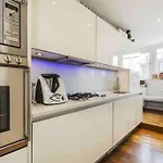 Stunning Grand 2 Bed, 2 Bath Apartment,