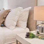 Prime Knightsbridge Mews - 4 Bed House
