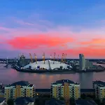 London Skylineviews 2 Bed 2 Bath Flat Near Canary Wharf, O2 & Excel