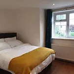 New - Private Room King Bed -Ric- Free Parking, Terrace, Near Tube