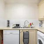 1 Bedroom Flat With Free Parking