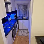 Cosy Studio apartment in FULHAM