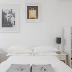 Soho & Covent Garden Apartment, Sleeps 3