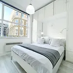 Luxurious Terrace 2 Bedrooms In Relaxing Covent Garden Apartment