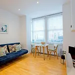 Cosy Highbury Fields One Bedroom Apartment