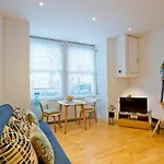Cosy Highbury Fields One Bedroom Apartment