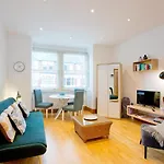 Comfortable Highbury Fields 1 Bedroom Apartment - Parking By Request