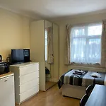 Gladstone Lodge Guest House