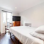 Outstanding Antique 1Br Flat In Soho