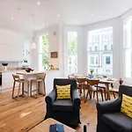 The Stunning Philbeach Garden Apartment