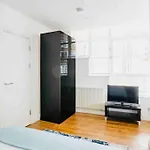 Canary Wharf Luxury Apartment