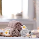 Avari Apartments - Winchester Collection