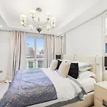 Beautiful Apartment For Eight In Islington