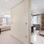 Beautiful Apartment For Eight In Islington