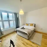 Se4, Self Contained Studio Flat.