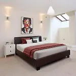 Lunar Bliss - Ultra Stylish Comfy - Up To 10 People