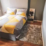 The Navarone Blue Orchid Flat