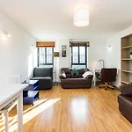 Modern Apartment In London